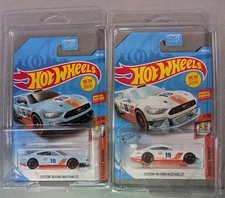 Hot Wheels Custom ’18 Ford Mustang GT Gulf 2019 Muscle Mania 2-Pack w/Protectors