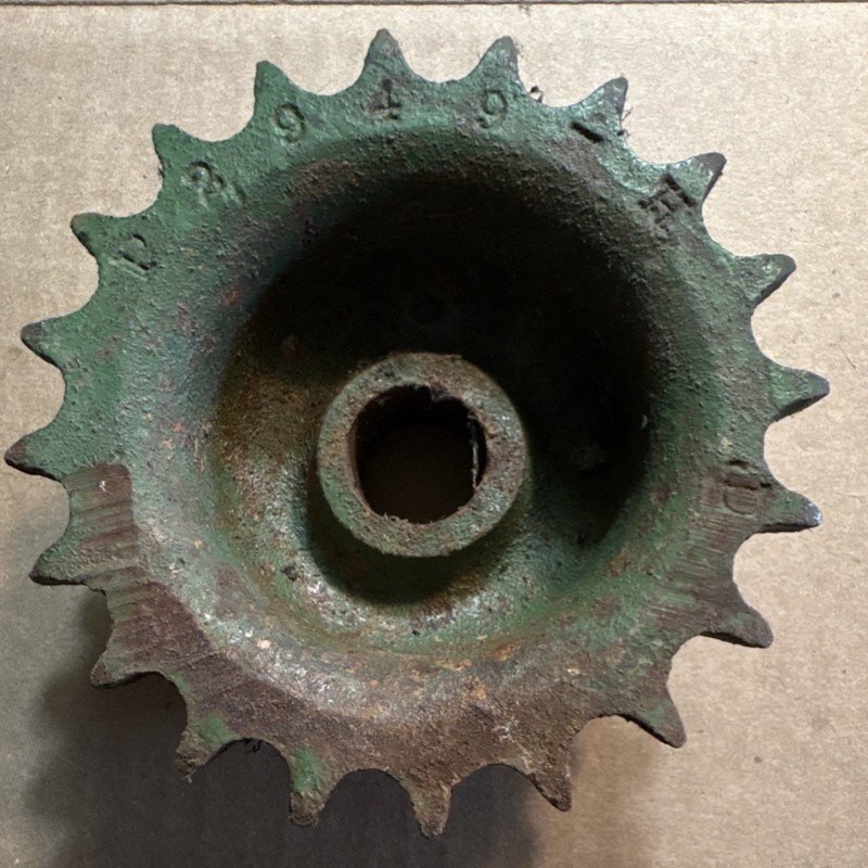 Vintage John Deere  Roller Chain Sprocket/Slip Clutch  P 2949 (1) new  