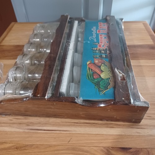 Vintage NOS K.M. Decorative Wooden Spice Rack With Jars & Labels New - Picture 6 of 14