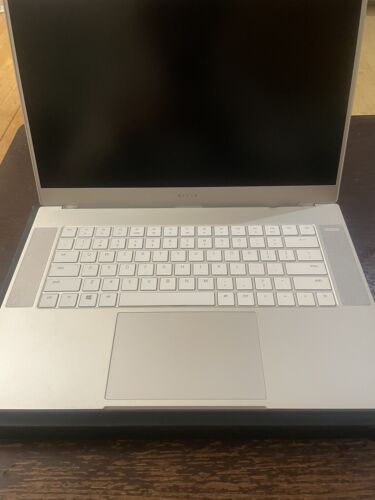 Razerblade  15 advanced gaming laptop mercury white BEST OFFER  1 Tb Ssd - Picture 1 of 10