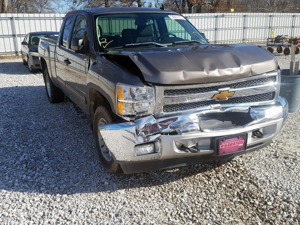 Used Fuel Tank fits: 2012 Chevrolet Silverado 1500 pickup classic style creased Foto 2 de 4