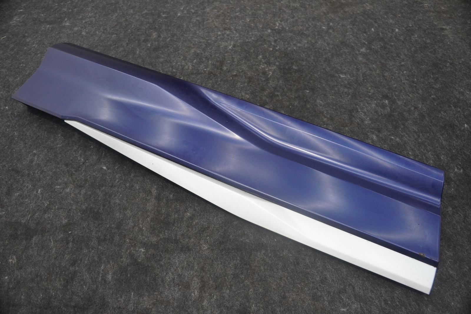 Rear Left Door Rocker Cladding Trim Panel Molding 4ML853969 Lamborghini Urus