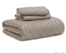 bedsure Quilt King Size-Lightweight Bedspread With Basket Weave Pattern 106  x96  