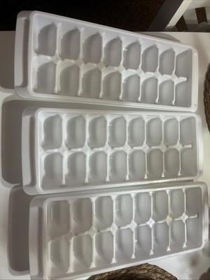 3 Plastic Ice Cube Trays