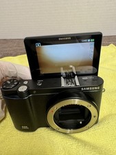 Samsung NX3300 Mirrorless Interchangeable Lens Camera Bundle