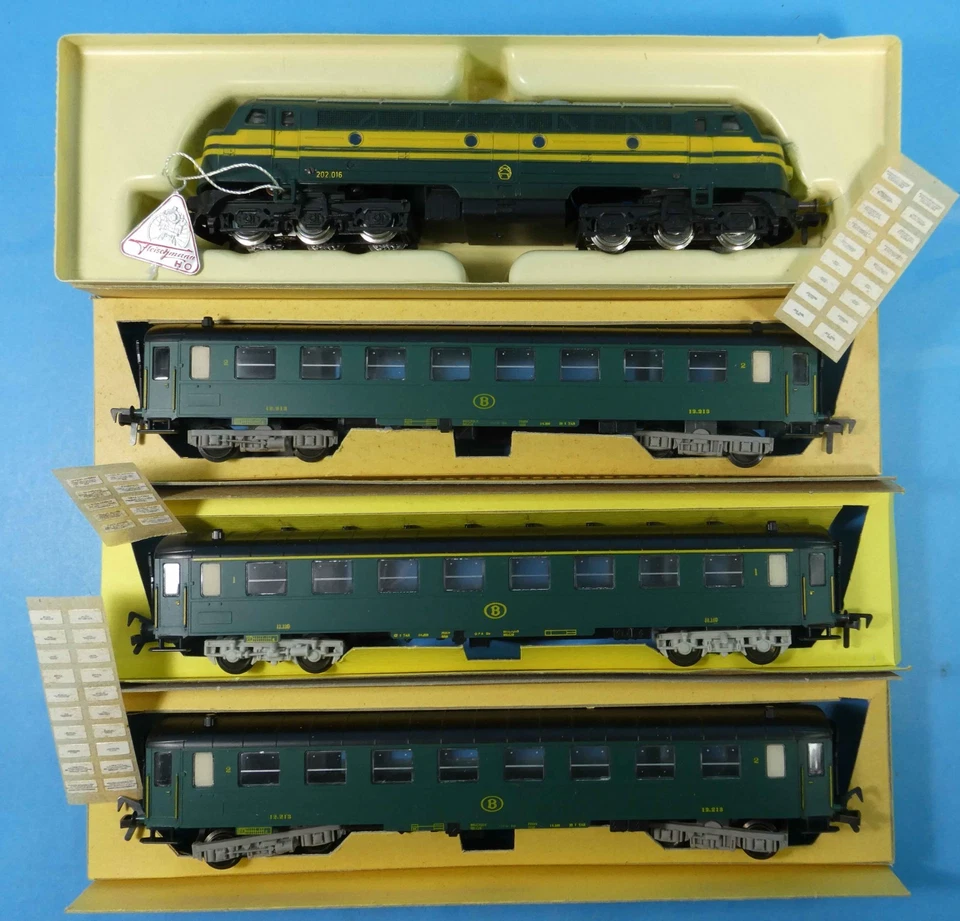 FLEISCHMANN SNCB VINTAGE PASSENGER SET-1385 LOCO+1520 & 2 1521 COACHES-OBs-1960s - Image 3 of 4