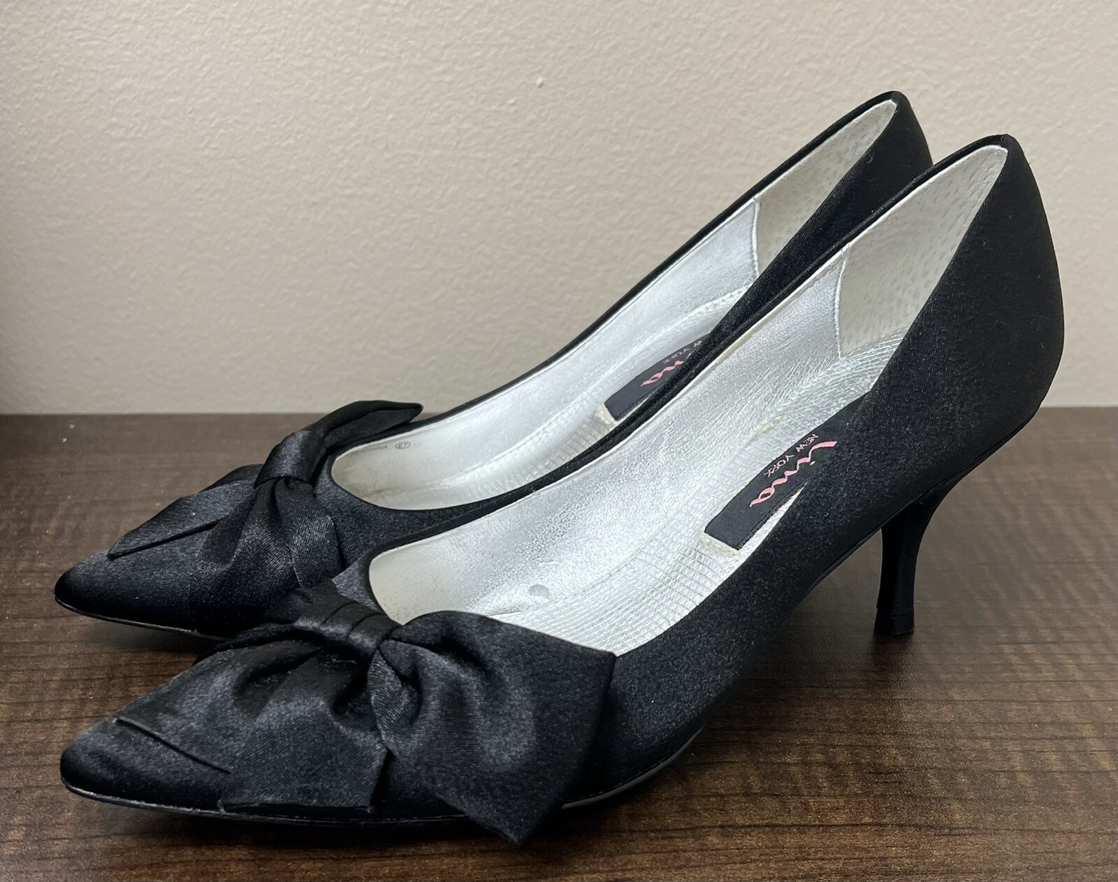 NINA PALADIN BLACK SATIN KITTEN HEELS, WOMEN'S SIZE 5.5 M