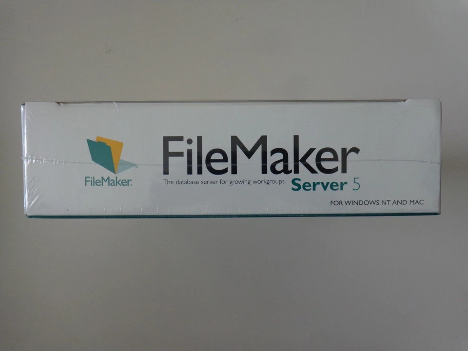 FileMaker Server 5.0 Upgrade  (Factory Sealed Retail Box) - Image 4 of 4