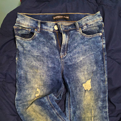 Express Women s High Rise Blue Light Wash Distressed Stretch Jegging Jeans