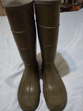 NORTHERNER  rubber boots  8--  14" tall -- 11 " long  olive green EUC