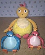 Cbeebies Twirly Woos Plush Talking Chickedy & Great BigHoo & Toodloo Figure. 