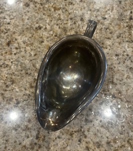 VTG. REED & BARTON SILVER SOLDERED Gravy Boat 4 ‘ Needs A Good Polish