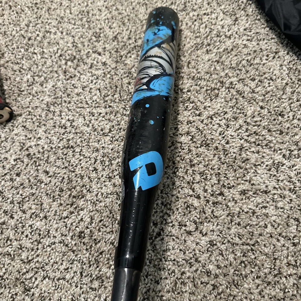 Bate de softbol DEMARINI BFP-19 Crystl Bustos 30" - 17 oz, diámetro 2-1/4 -13 Foto 2 de 4