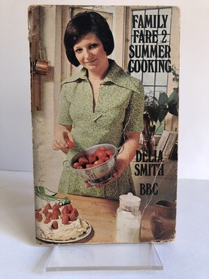 ''Family Fare 2: Summer Cooking'' Delia Smith - 1st  edition 1974 - FREE P/P !