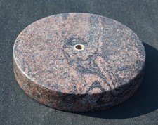 runder Sockel Granitsockel aus Granit Paradiso Grablaterne / Granitvase / Kerze
