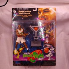 Space Jam 1996 Charles Barkley & Wile Coyote w/ Acme Turbo Vermin Launcher T11