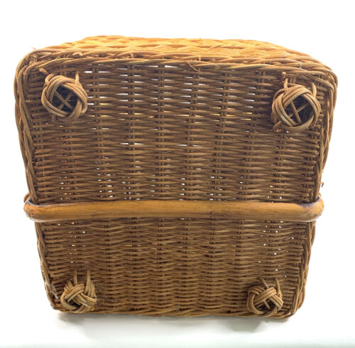 Vintage Picknickkorb aus geflochtenem Rattan für zwei quadratische Körbe mit Henkelkorb - Bild 9 von 9