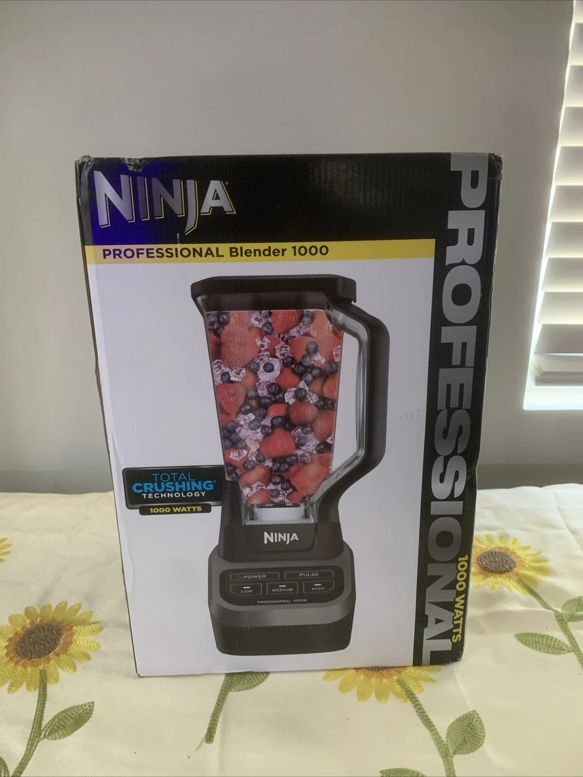 Ninja BL610 Professional 72 Oz Countertop Blender with 1000-Watt Base Black NIB