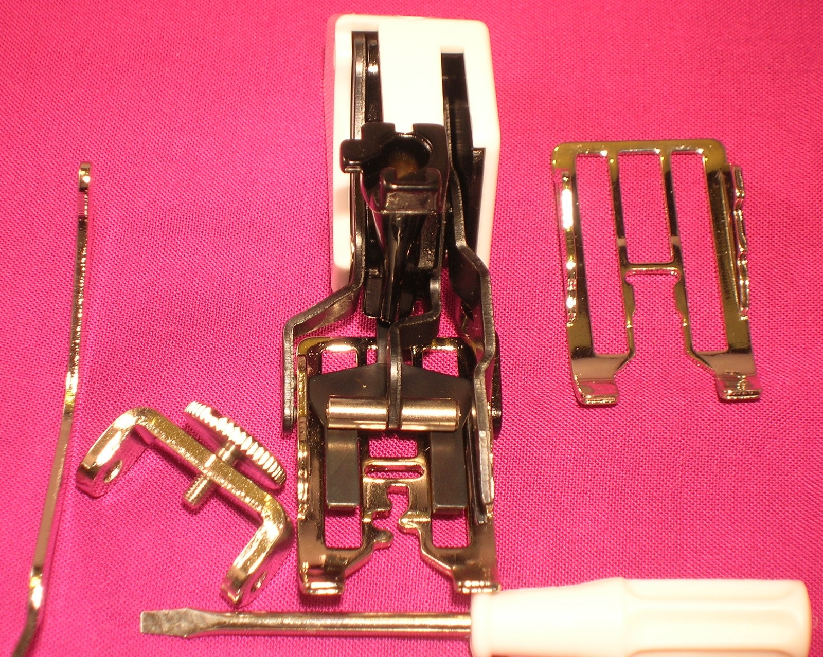 WALKING FOOT EVEN FEED FOOT WITH QUILTING GUIDES FITS BERNINA ARTISTA