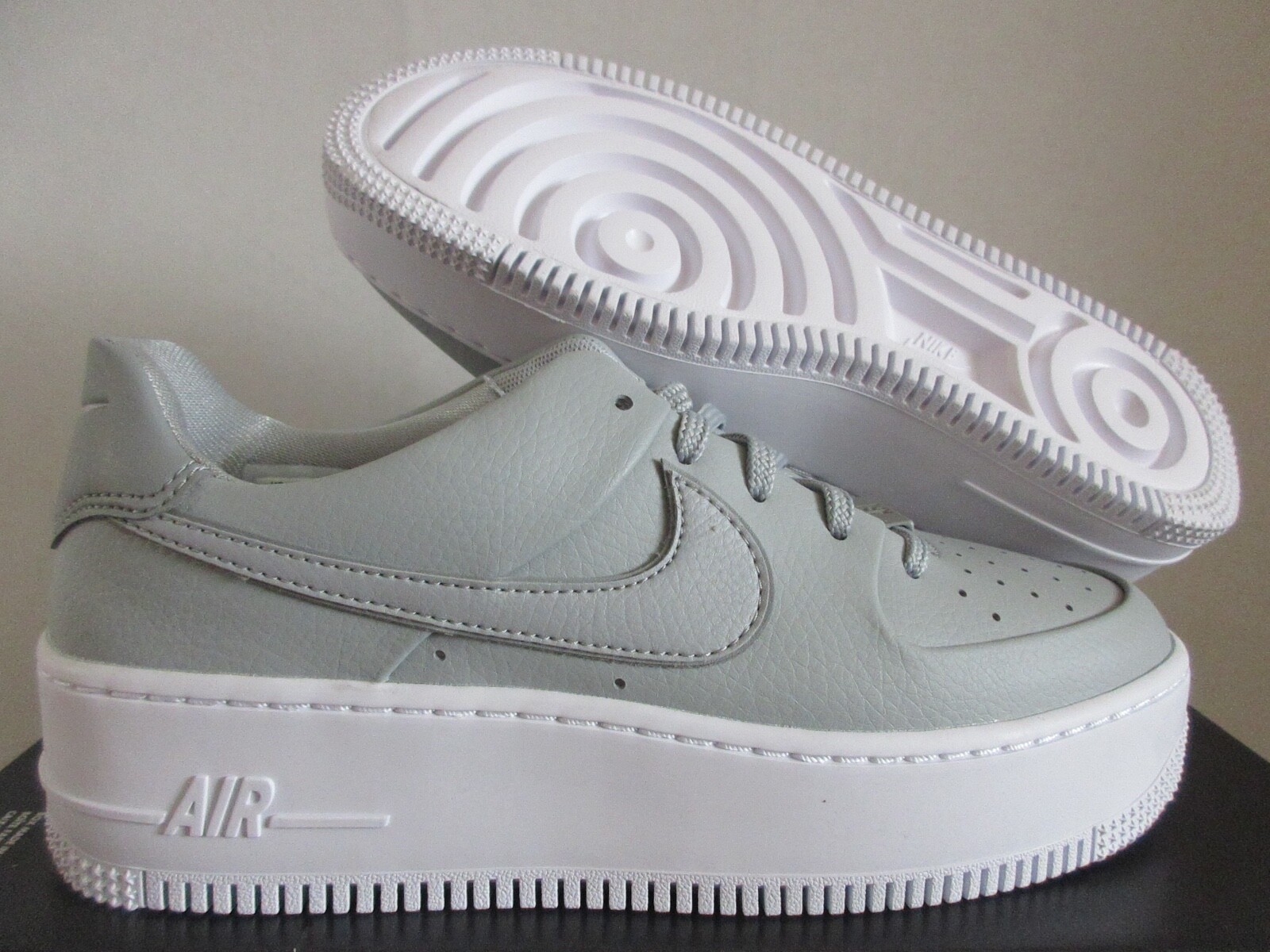 WMNS NIKE AIR FORCE 1 AF1 SAGE LOW SMOKE GREY-PARTICLE GREY SZ 8 [CJ1642-001]  - Shopping.com