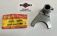 Suzuki RL250/Beamish/TM250/TS250. Gear Selector Fork. 25231-30000. NOS. 