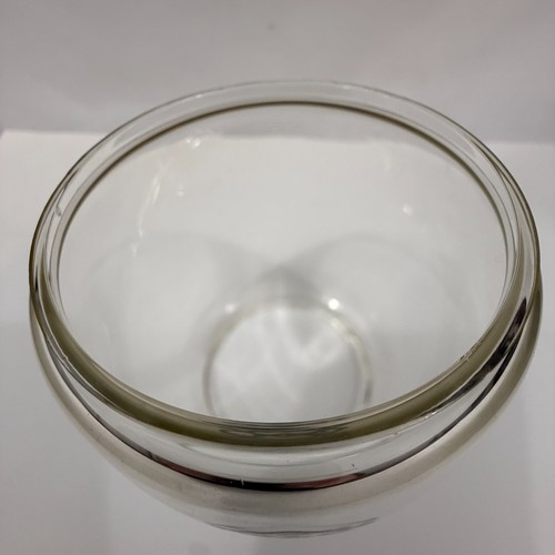 Vintage V&O Lantern Glass Globe 4"H x 3.25" Top OD x2.75" Bottom OD   Very Nice - 第 3/3 張圖片