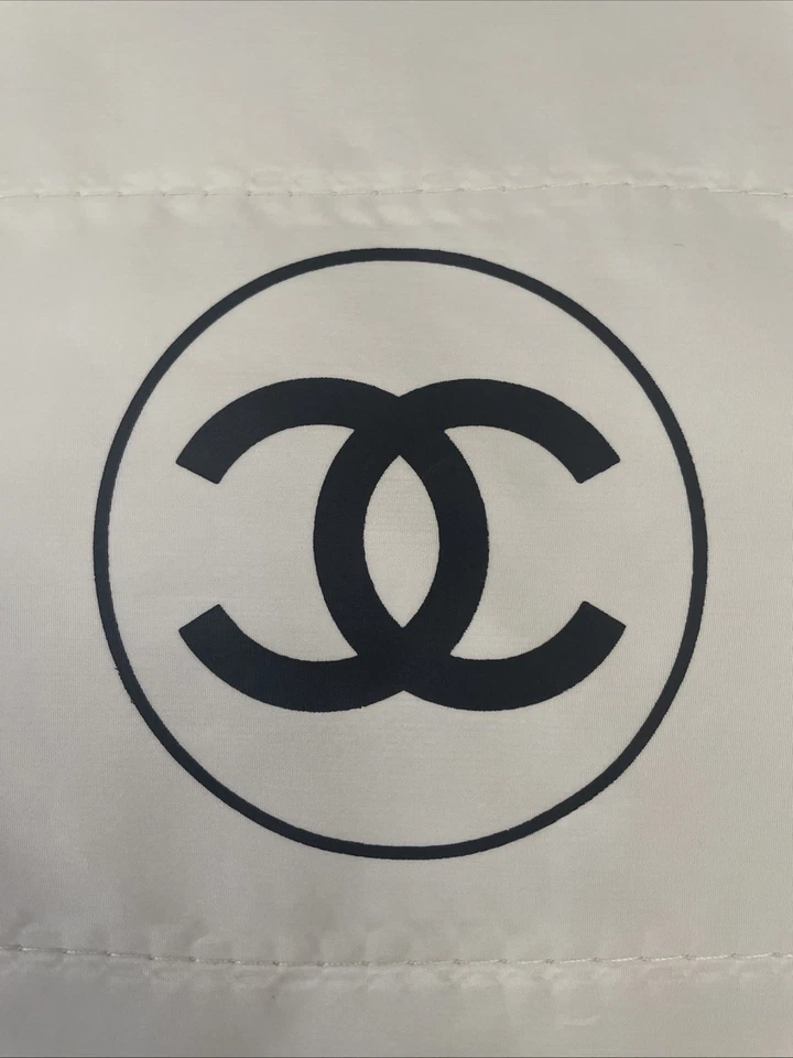 Auth Chanel Cosmetic Travel Case – Compact, Elegant & Ideal for Daily Essentials - Image 3 of 4