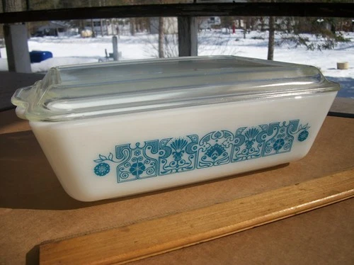 Vintage Pyrex Horizon Blue 1 1/2 qt. Refridgerator Dish