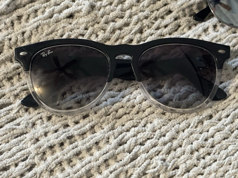 Gafas de sol Ray-Ban’s azules y negras Foto 4 de 4