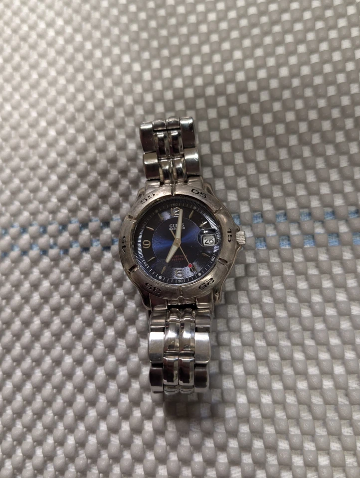 Elegante Reloj Guess Para Hombre - Image 2 of 4