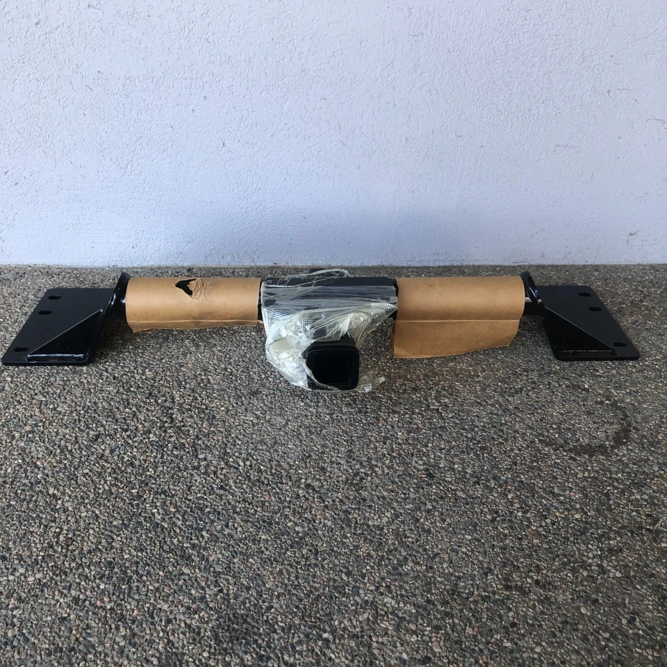 Engate de reboque Curt 13293 classe III 2 pol. Receptor compatível com 17-23 GMC Acadia - Imagem 3 de 4