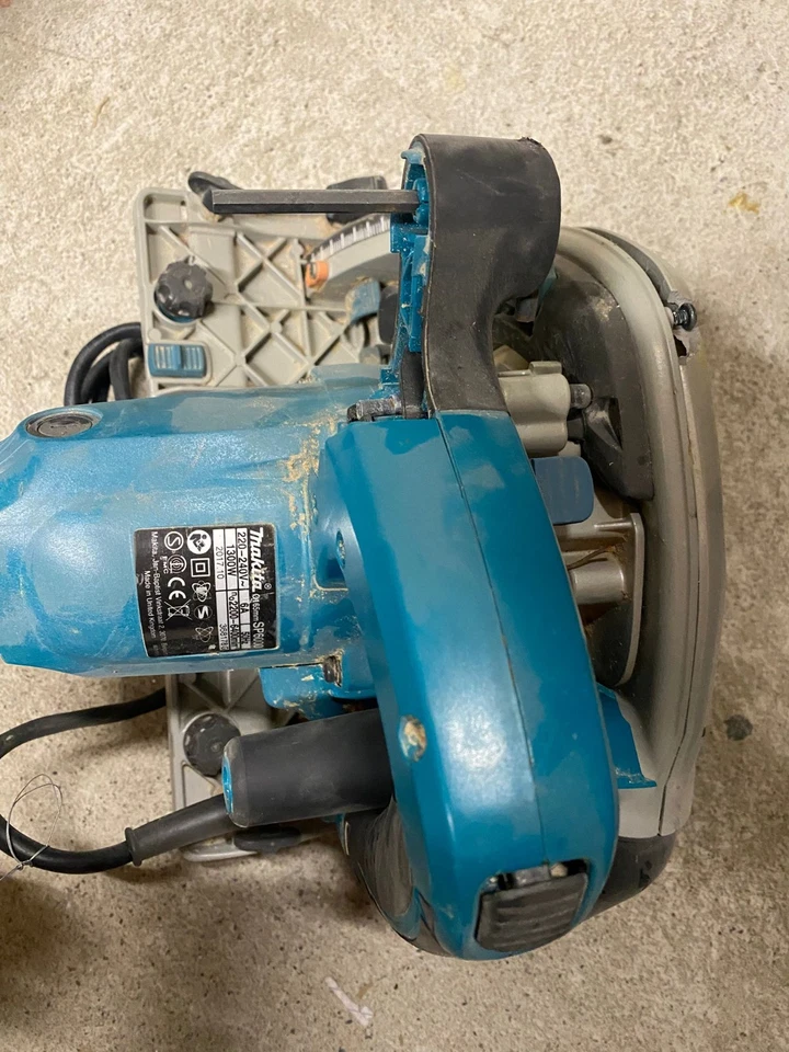 Makita plunging circular saw - Image 2 of 3