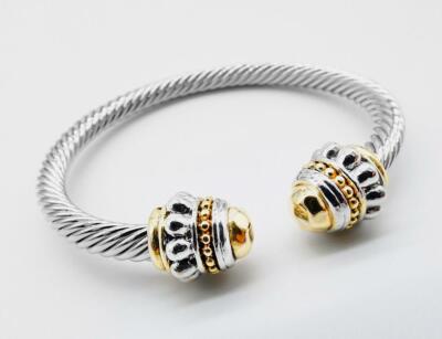 GORGEOUS 18kt Gold Plated Scallop Caviar End Tips Silver Cable Cuff Bracelet