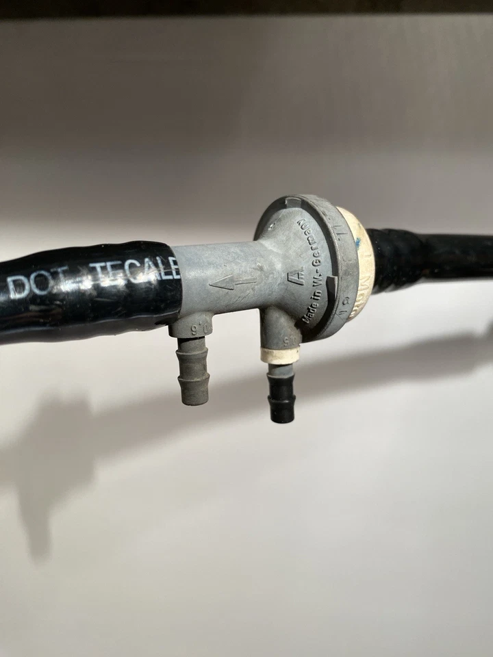 W123 Mercedes OM617 DOS ACCESORIOS DE VACÍO FRENO BOOSTER LINE 240D 300D 300CD 300TD Foto 2 de 4