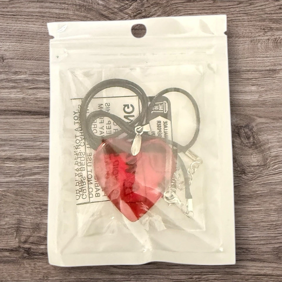 Collar Corazón Cristal Rojo Minimalista Pequeño Y2K Años 90 Retro Vidrio Cordón Negro Nuevo Foto 2 de 3