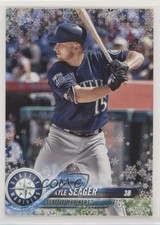 2018 Topps Holiday WalMart Mega Box Metallic Snowflake Kyle Seager #HMW135 2r7