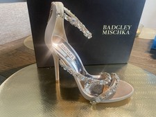 Badgley Mischka QUEST Heels &ndash; Latte Satin &ndash; Size 8 &ndash; Ankle Strap &ndash; Hardly Worn
