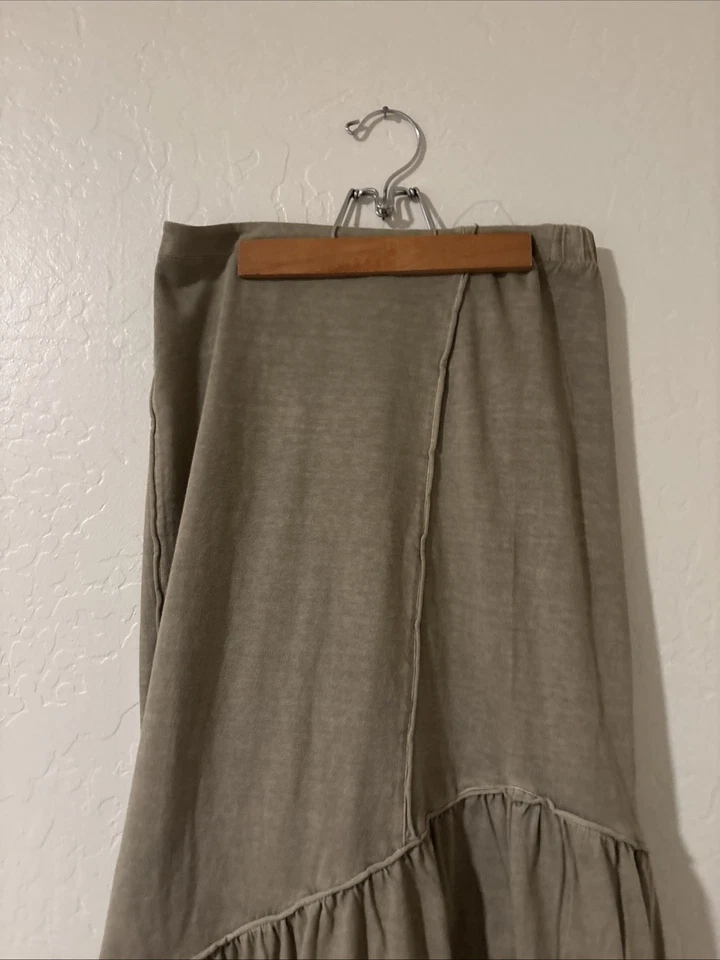 Maxi Falda Sahalie Algodón Orgánico Tejido en Niveles Volantes XS Verde Oliva Fluida Natural Foto 3 de 4