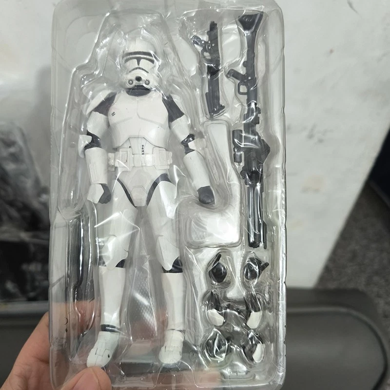 Star Wars - SH Figuarts Stormtrooper Action Figure - NUOVO - Da Collezione - Immagine 3 di 3