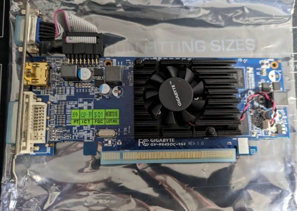 Gigabyte ATI Radeon HD 6450 OC 1GB DDR3 SDRAM PCI Express x16 GPU GV-R645OC-1GI - Image 2 of 4