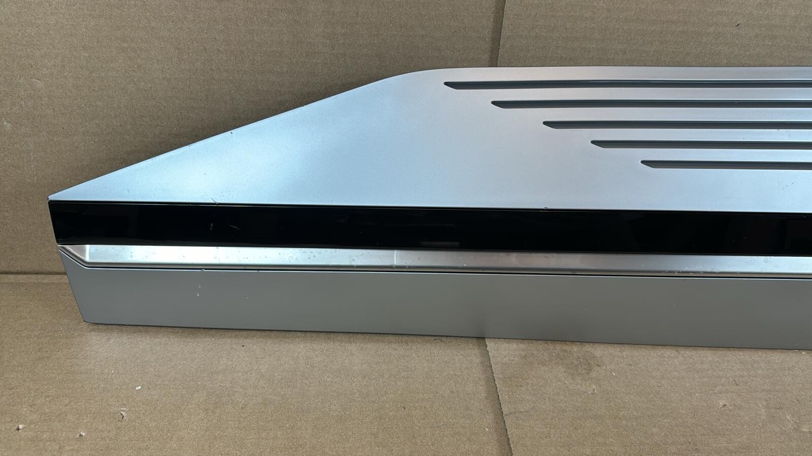 2022-2024 IONIQ 5 Limite ⭐ OEM ⭐ FRONT Door Lower Molding Left GRAY ⭐ 87721GI100