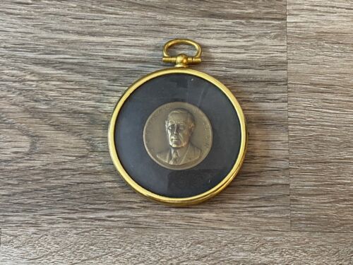 Vintage President Woodrow Wilson Coin Medallion Presidential Art Medals Pendant - Picture 1 of 4