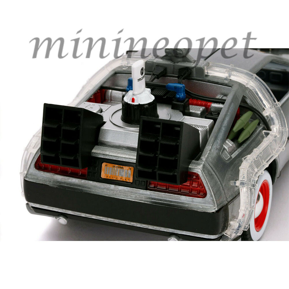 JADA 32166 BACK TO THE FUTURE III 3 DMC DELOREAN TIME MACHINE 1/24