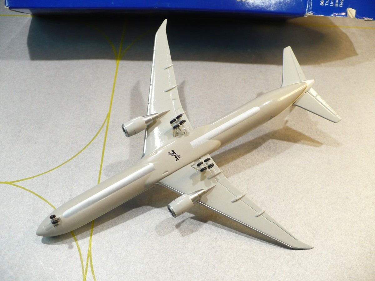 【herpa】UNITED Boeing 777 (1:400) ※ジャンク Amazon | JC Wings 1:400 XX40183 United Airlines ユナイテッド