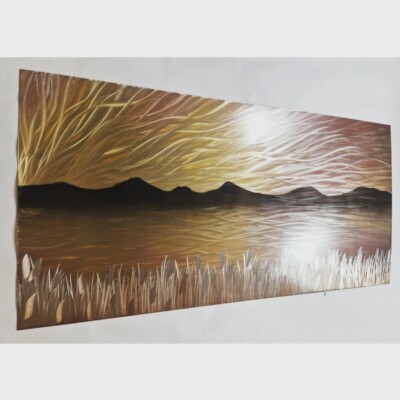 Moderne abstrakte Wandbilder aus Metall. Titelüber den See. Gold, Kupfer und Silber 