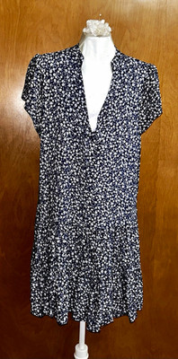 Mi ami Women's Blue/White Floral Shift Dress V-Neck Ruffle Short Sleeve M