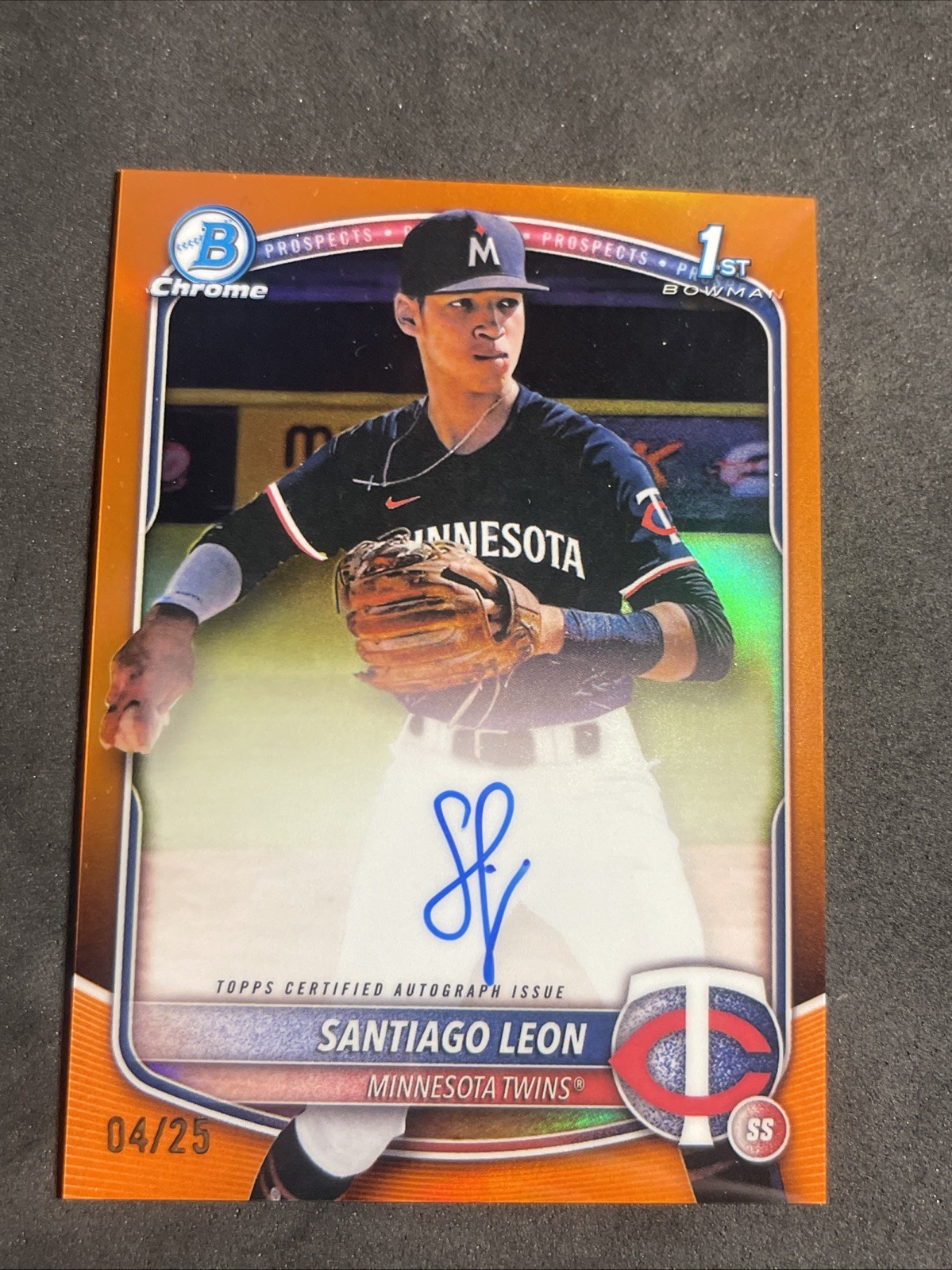 2025 Bowman Chrome Santiago Leon 1st Bowman Orange Auto /25