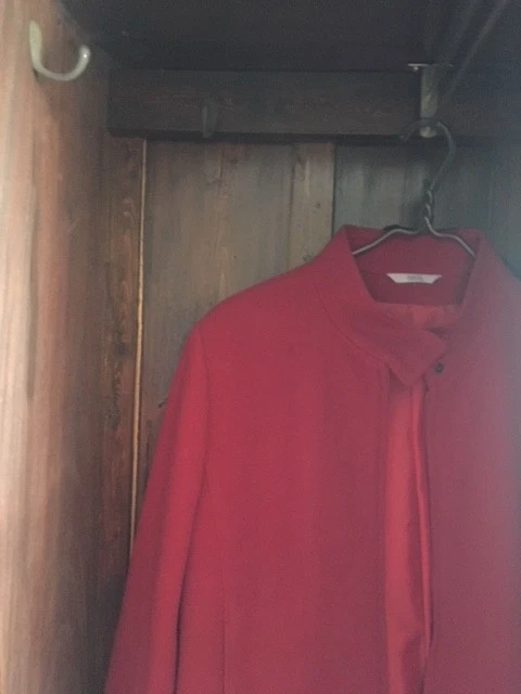 Armario de nogal inglés de principios de siglo 1900. Foto 3 de 4