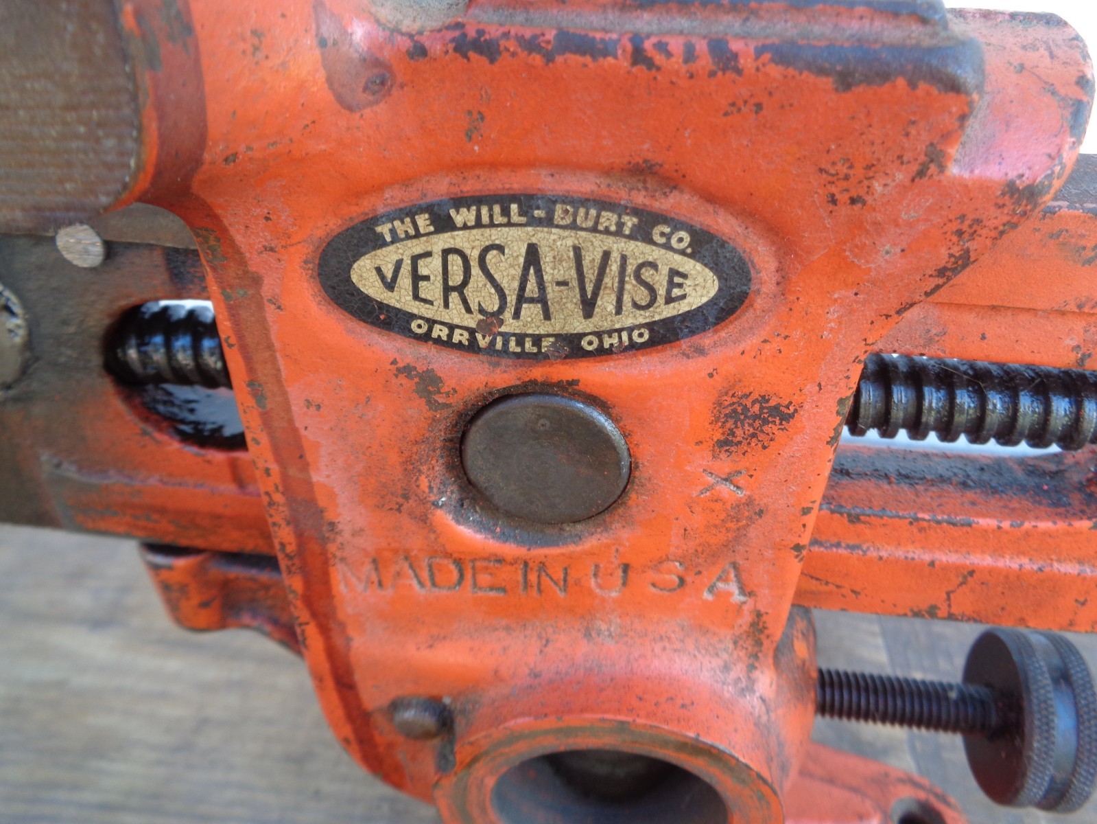 Vintage Will-Burt Versa-Vise Gunsmith Workshop Pivoting Bench Vise w/Base