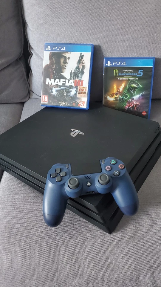 PlayStation 4 Pro + Manette + 2 jeux - Photo 1/1